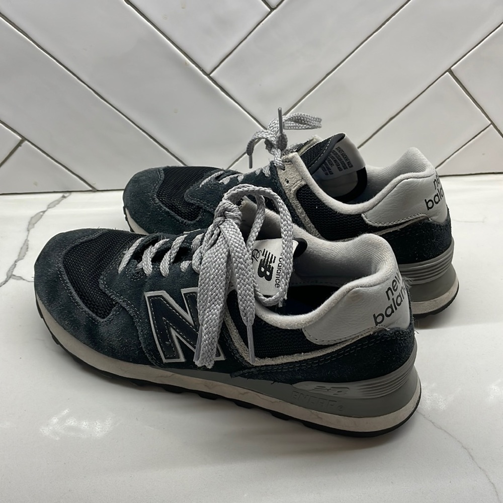 Size 8 New Balance 574